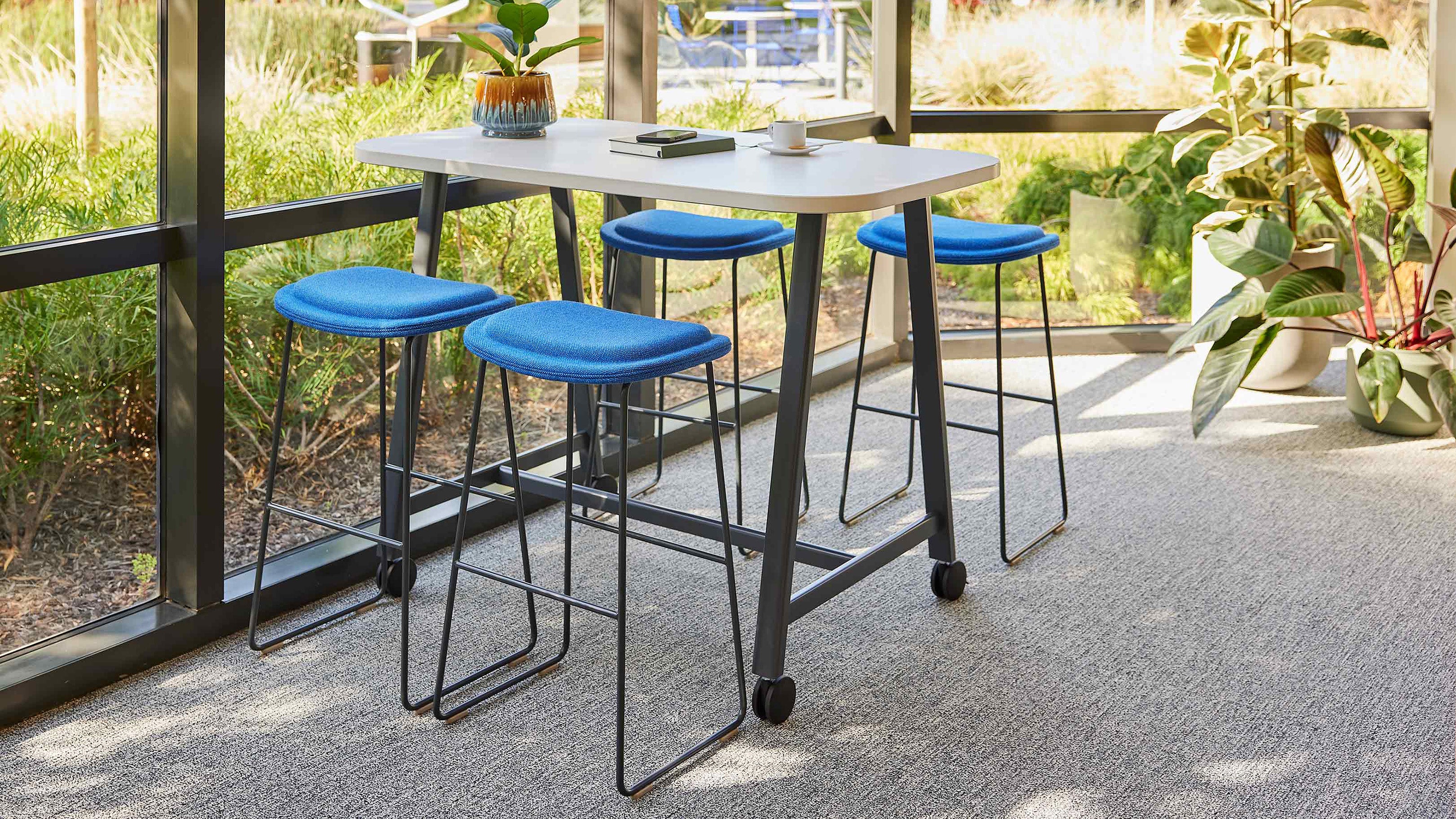 Desktop / Hi Pad Stool, designed by Jasper Morrison made by Cappellini 