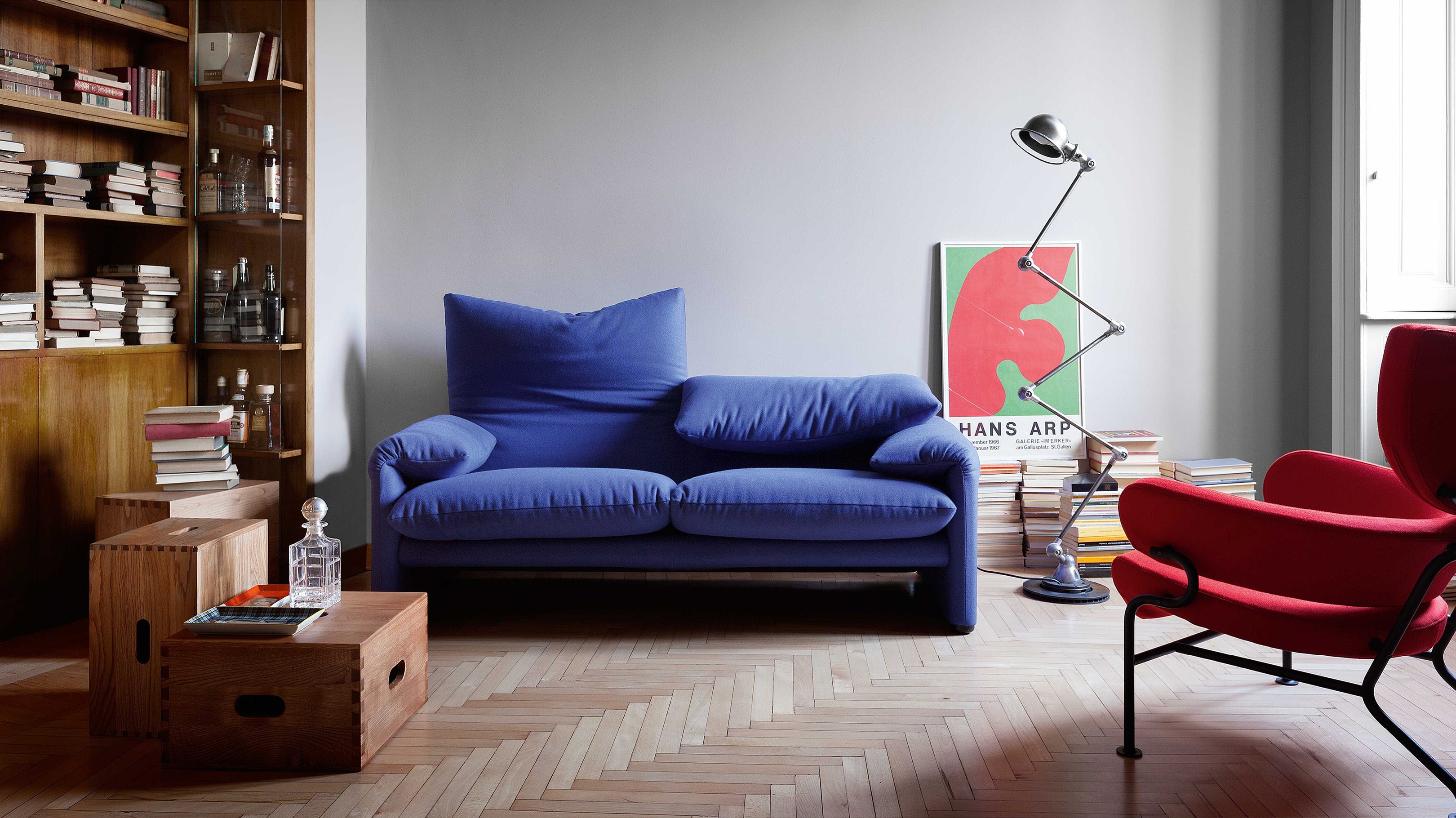 Desktop / Maralunga, designed by Vico Magistretti for Cassina 