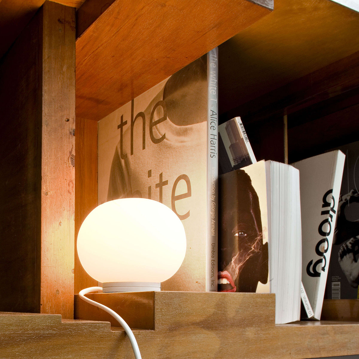 Mobile / Mini Glo-Ball Table Lamp designed by Jasper Morrison made by Flos 
