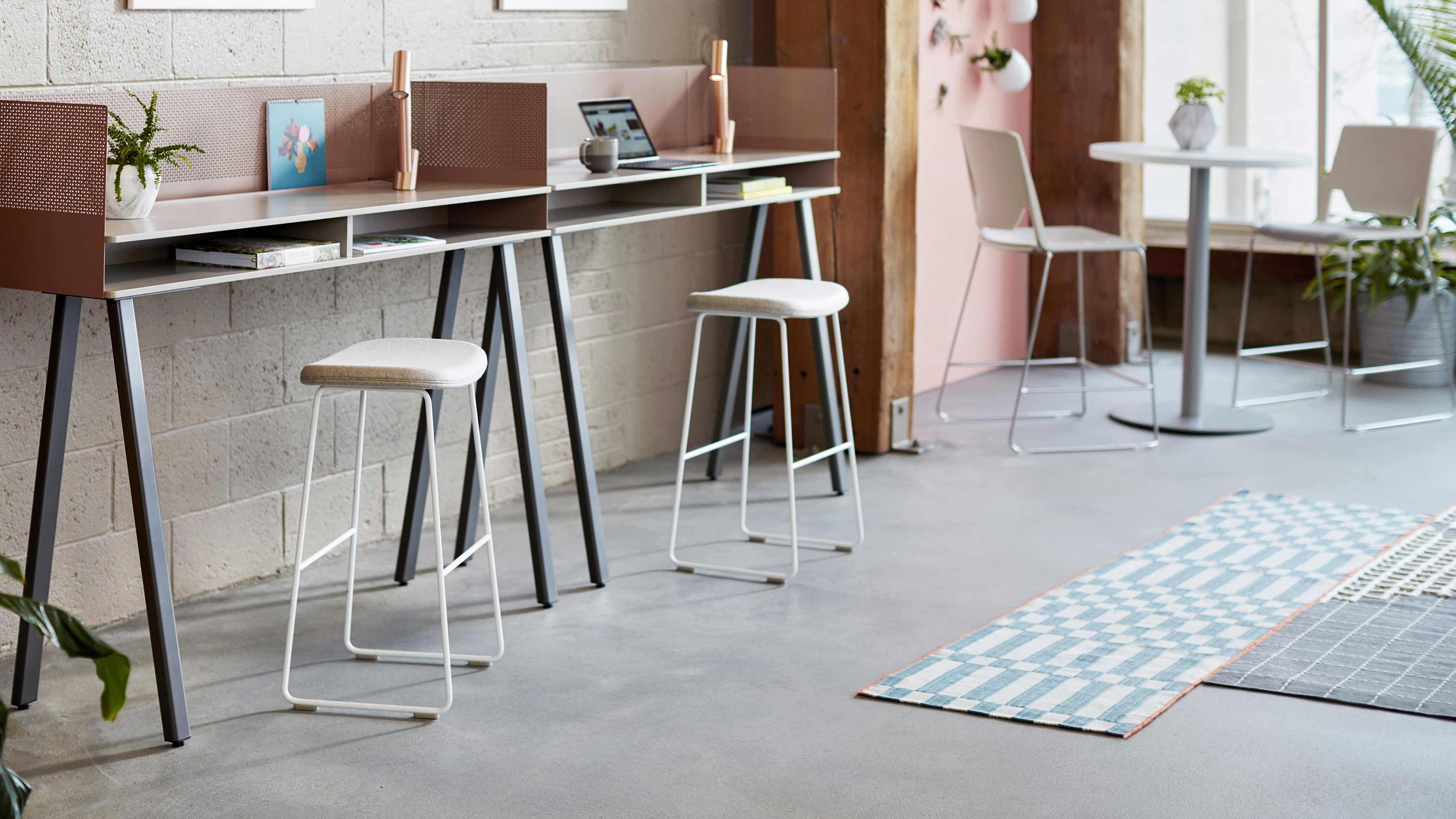 Desktop / Morrison Stool, designed by Jasper Morrison made by Cappellini 