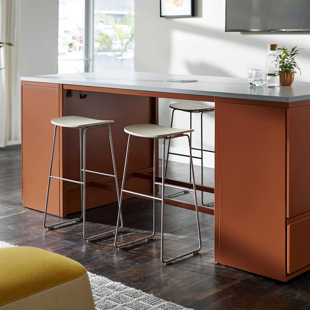 Mobile / Morrison Stool, designed by Jasper Morrison made by Cappellini 