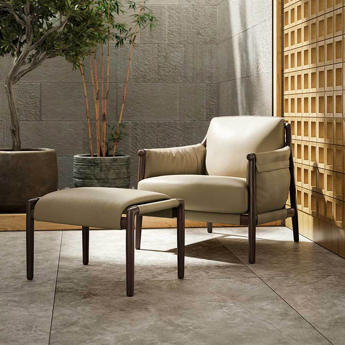 Mobile / Times Lounge Armchair, designed by Spalvieri and Del Ciotto made by Poltrona Frau 