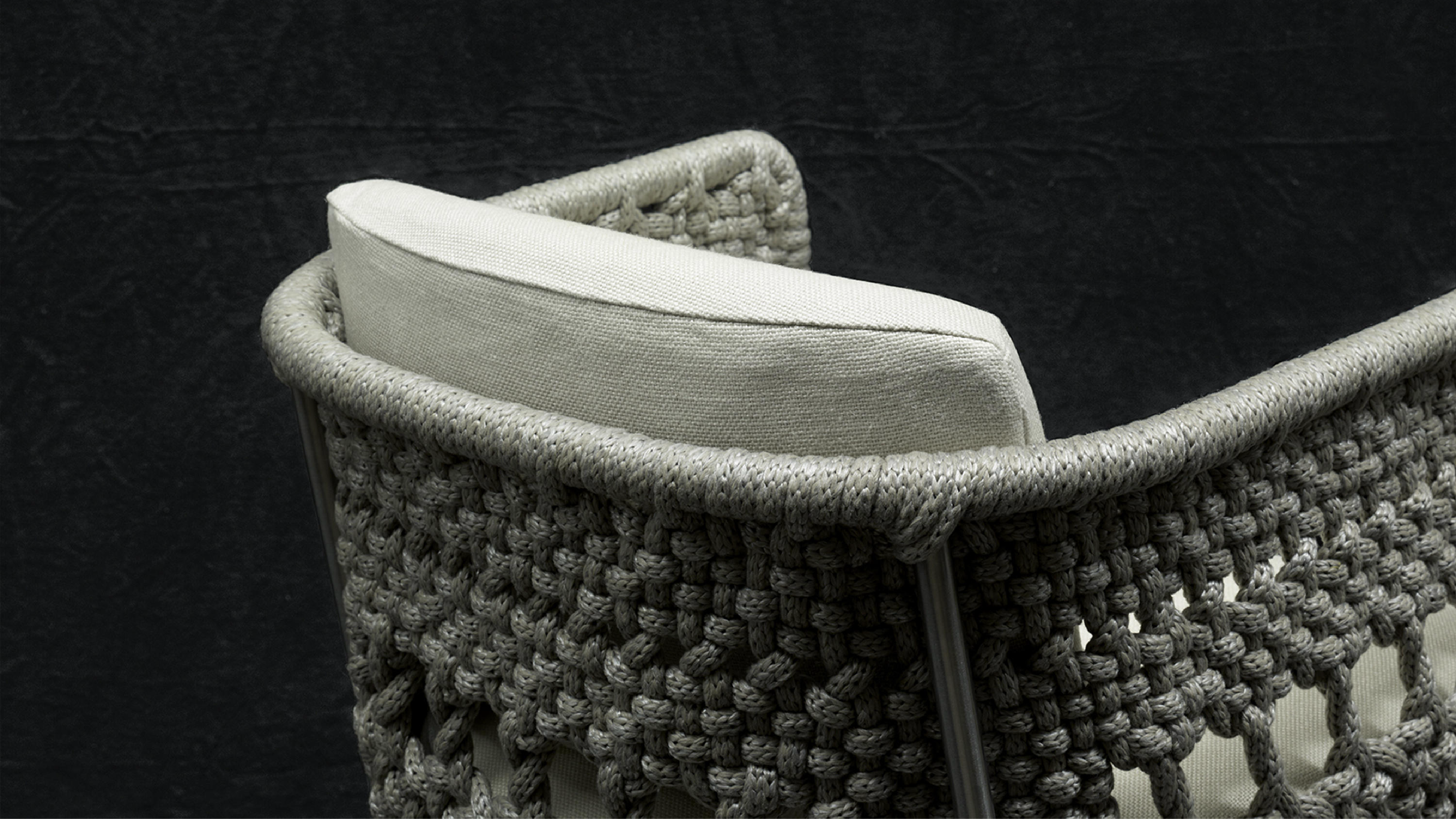 Desktop / WhiteMenu / Mini Tambolo designed by Piero Lissoni made by Living Divani