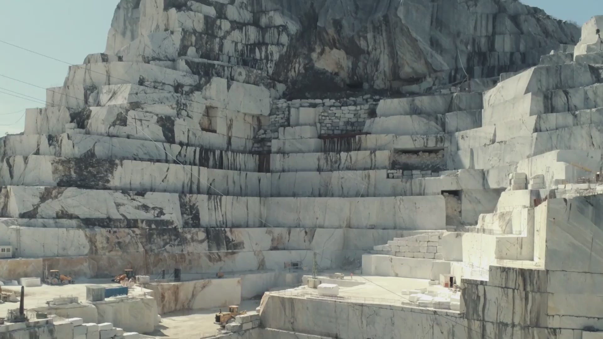 Load video: Materials &amp; Craftsmanship