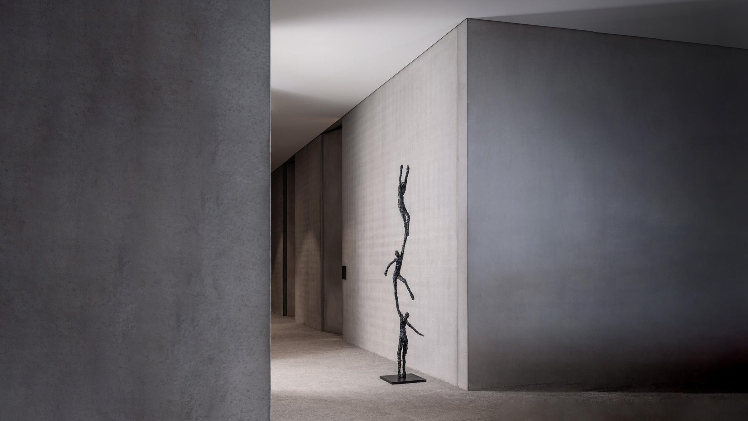 Gardeco Sculpture To Grab Sculpture