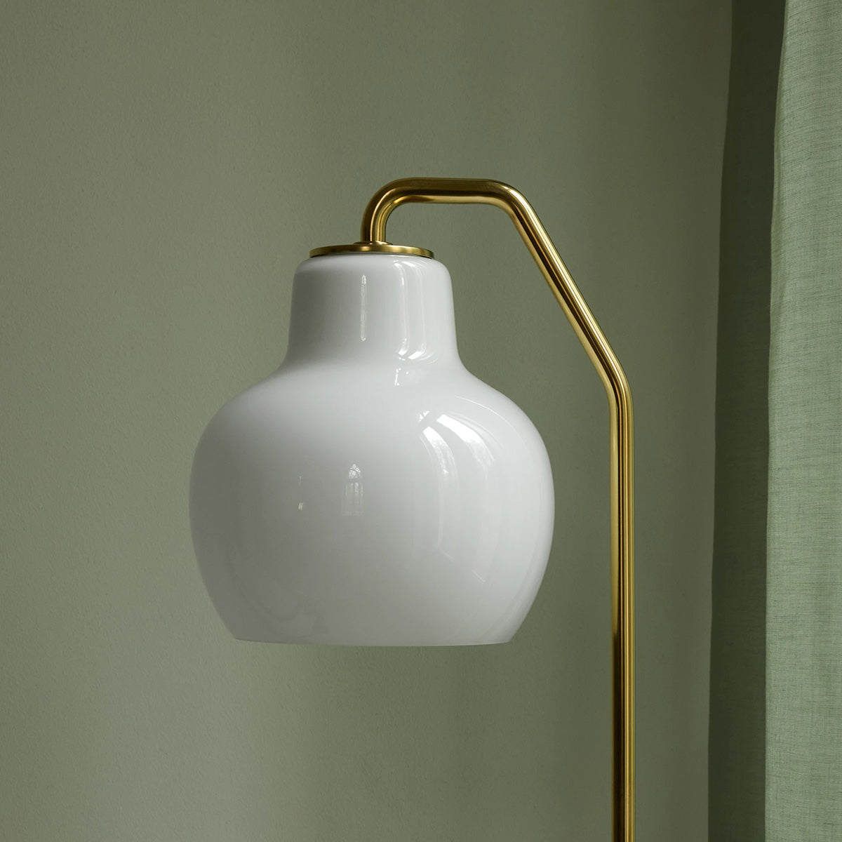 Mobile / VL Ring Crown Floor Lamp, designed by Vilhelm Lauritzen for Louis Poulsen