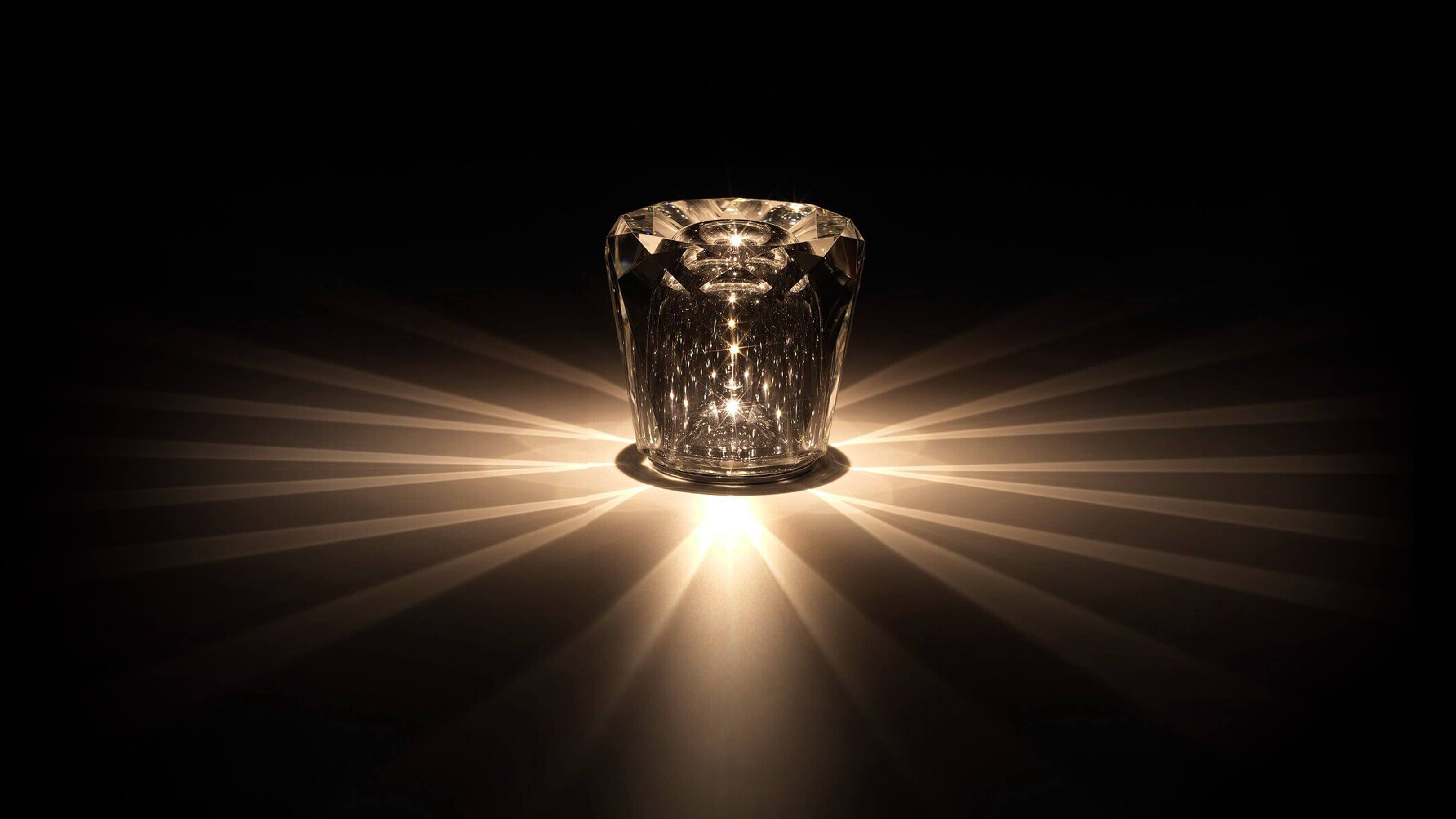 Acrux / Desktop / WhiteMenu / Xtal Wireless LED Lamp Designed by Ryuichi Kozeki made by Ambientec