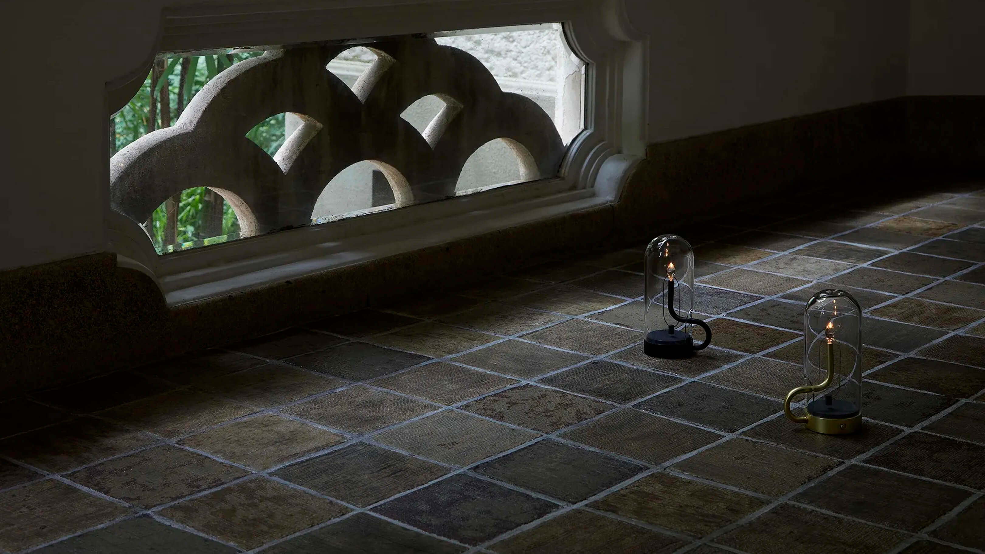 GeneralOption / Desktop / WhiteMenu / Hymn Cordless Lamp, designed by Hiroto Yoshizoe made by Ambientec
