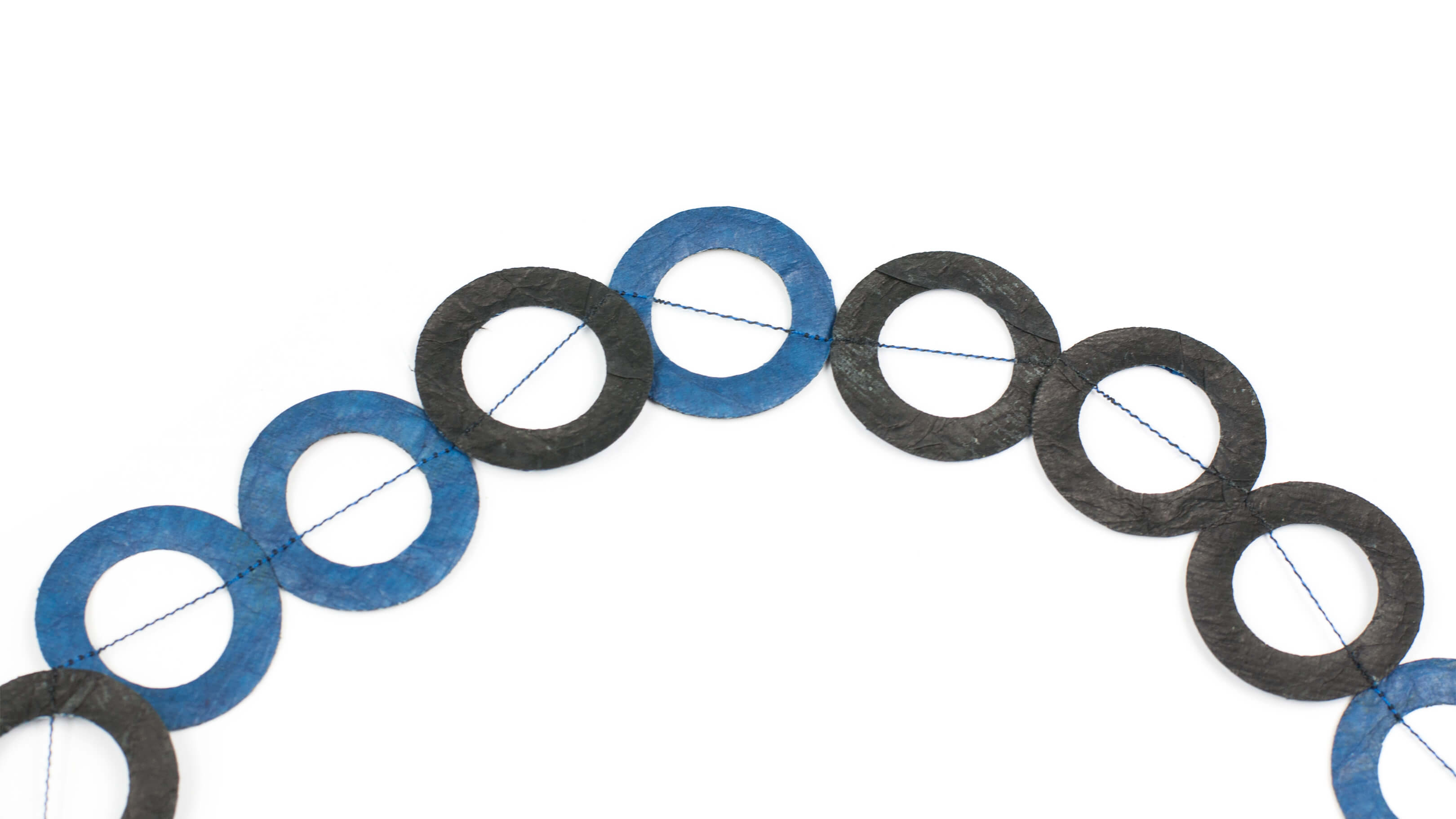 Blue - Black / Desktop / BlackMenu / Donuts Necklace