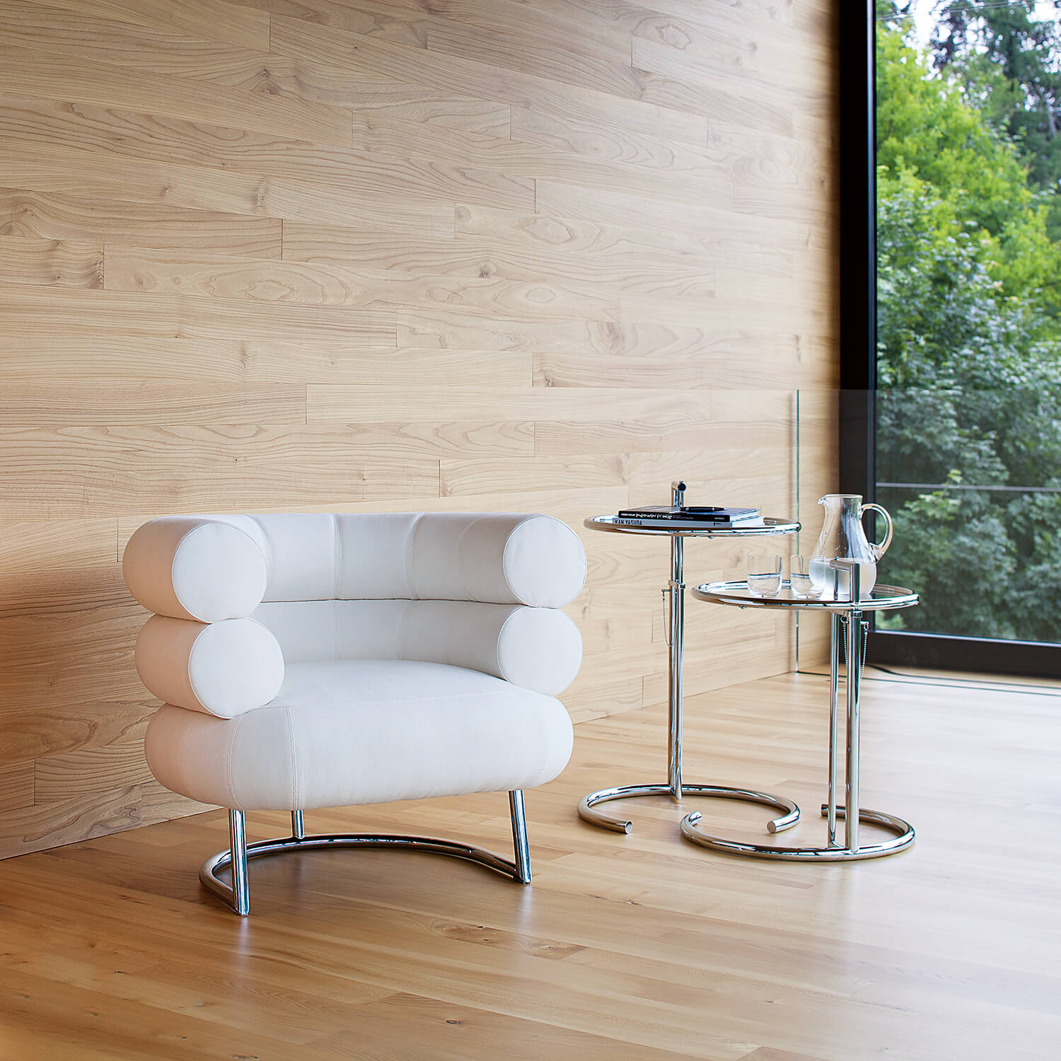 Chrome / Clear Glass / Mobile / BlackMenu / Adjustable Table E 1027, designed by Eileen Gray