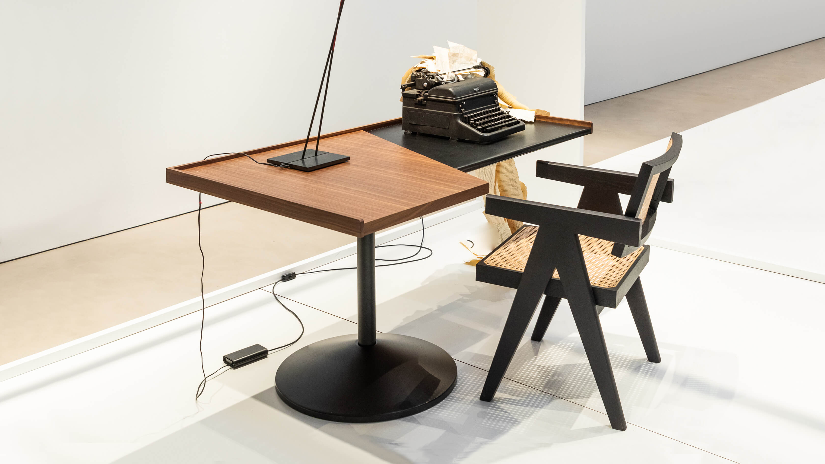 Desktop / BlackMenu / Stradera Desk, designed by Franco Albini made by Cassina