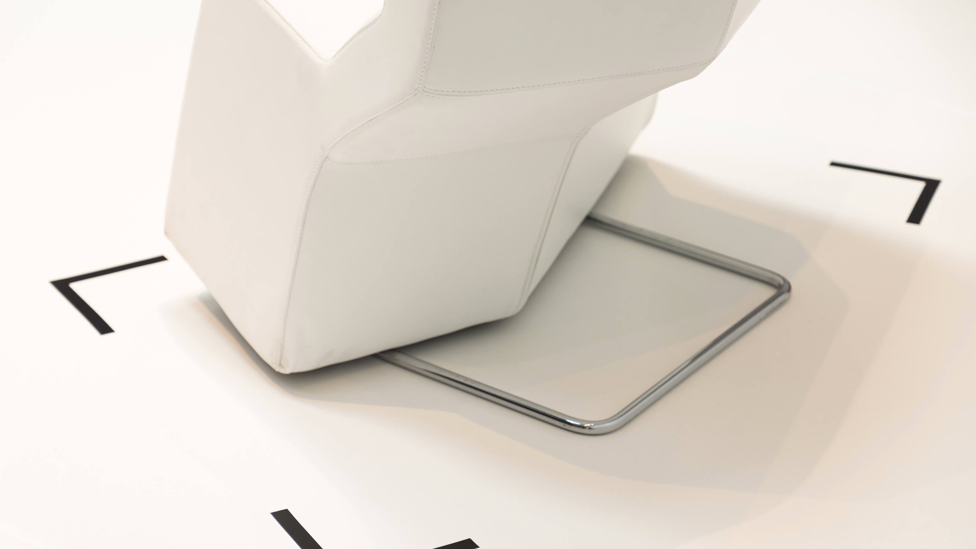 Desktop / BlackMenu / Chaos Chair - From the Archives, designed by Konstantin Grcic