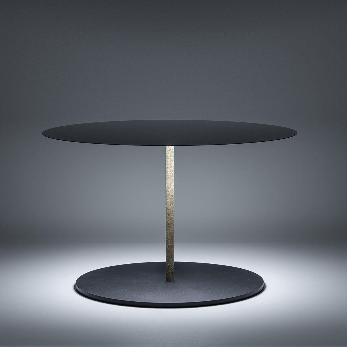 Mobile / WhiteMenu / Calvino Table Lamp, designed by Davide Groppi