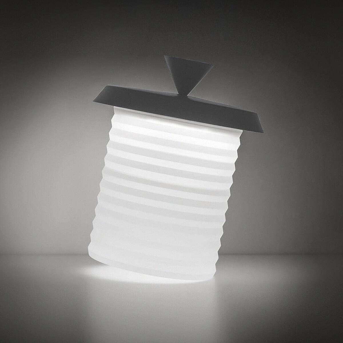 Mobile / WhiteMenu / Picnic Outdoor Floor Lamp, designed by Omar Carraglia & Davide Groppi