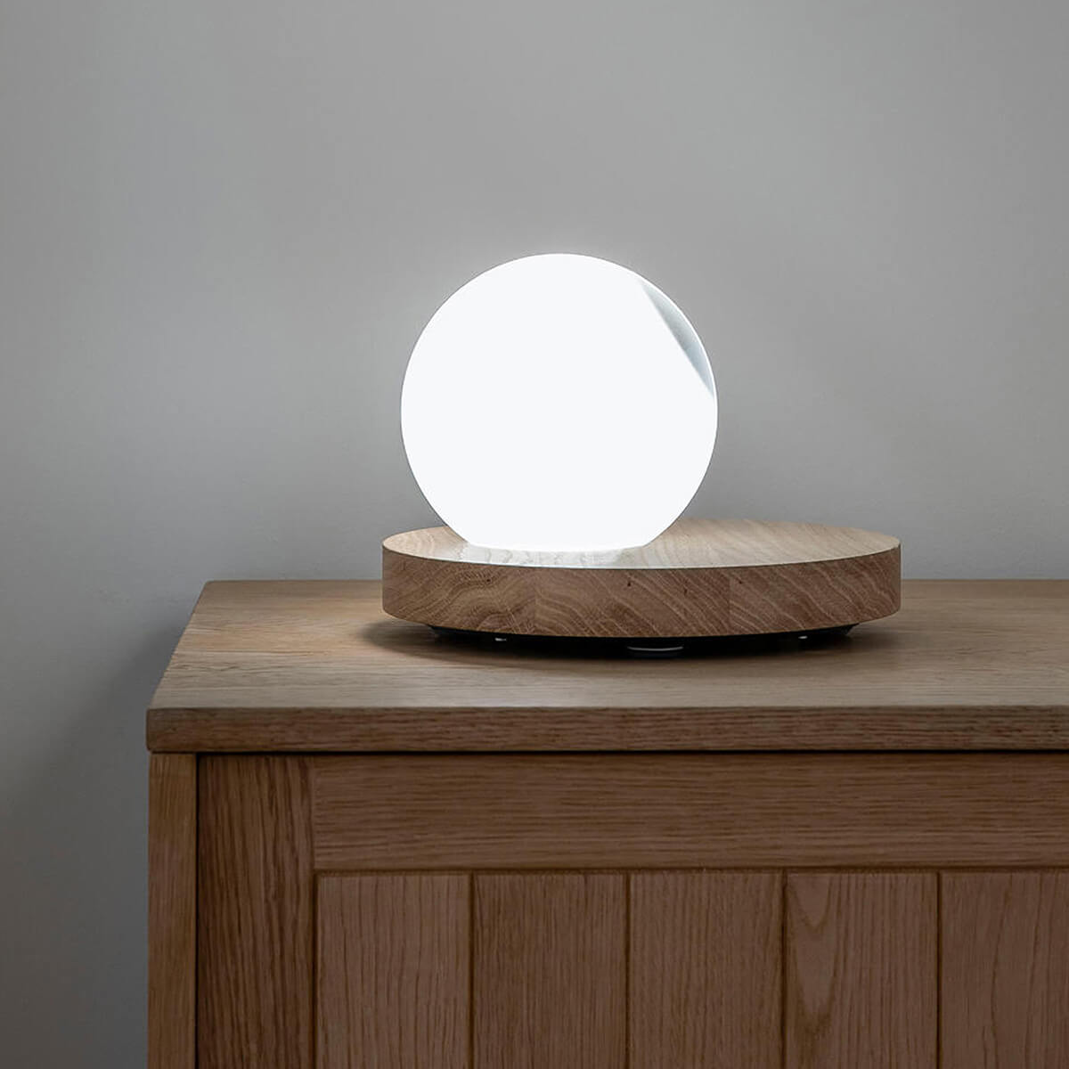 Mobile / WhiteMenu / Pigreco Table Lamp, designed by Davide Groppi
