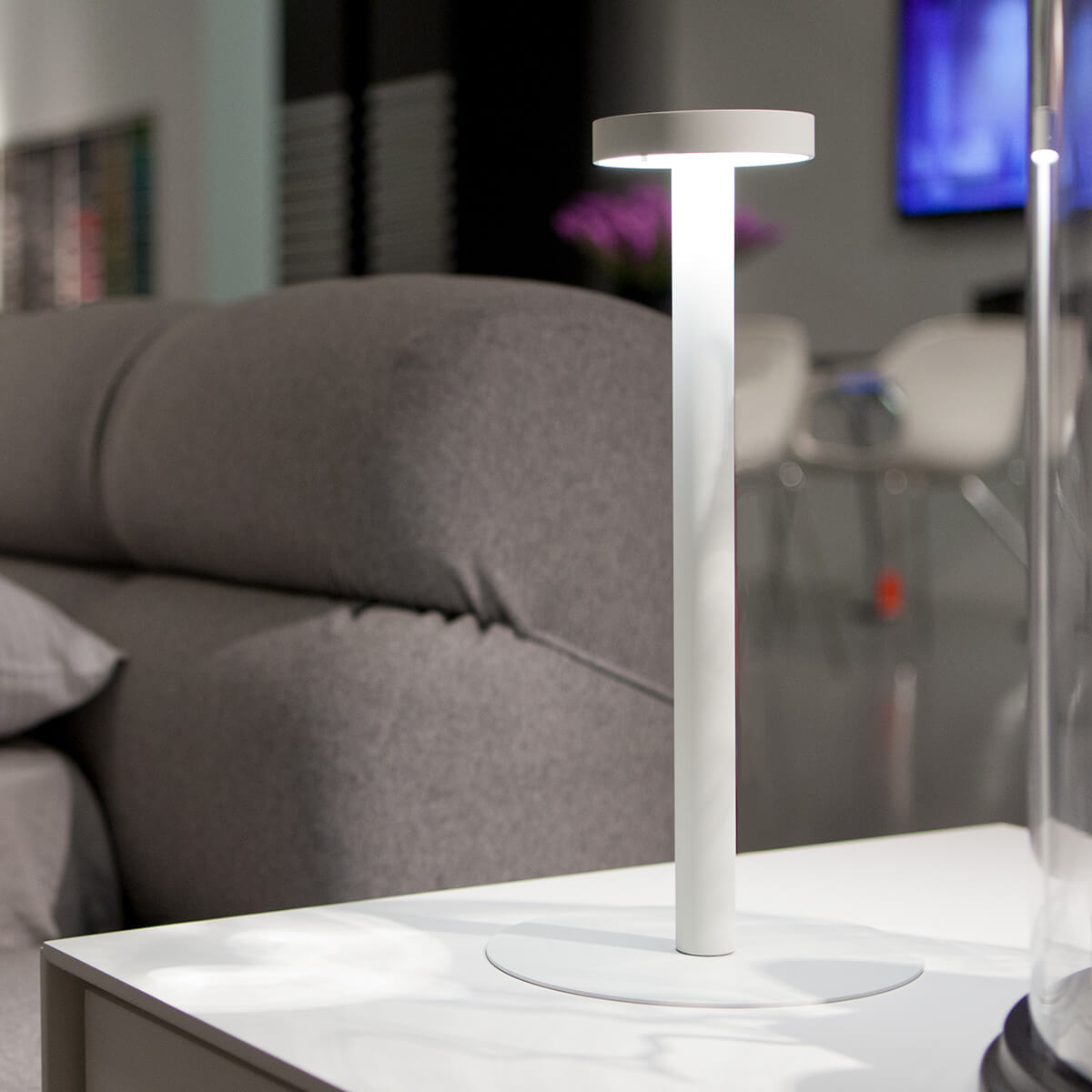 Mobile / WhiteMenu / Tetatet LED Table Lamp, designed by Davide Groppi