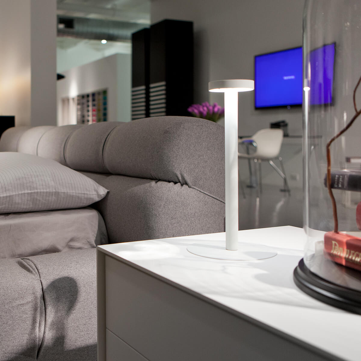Mobile / WhiteMenu / Tetatet LED Table Lamp, designed by Davide Groppi