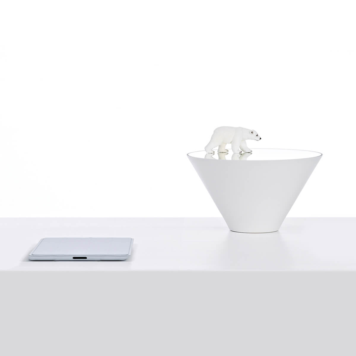 White / Mobile / BlackMenu / Edvard Mirror, designed by Jean-François D'Or