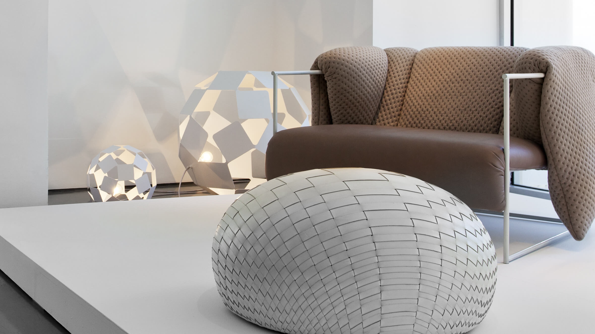 GeneralOption / Desktop / BlackMenu / Dancing Squares Lamps, designed by Nendo