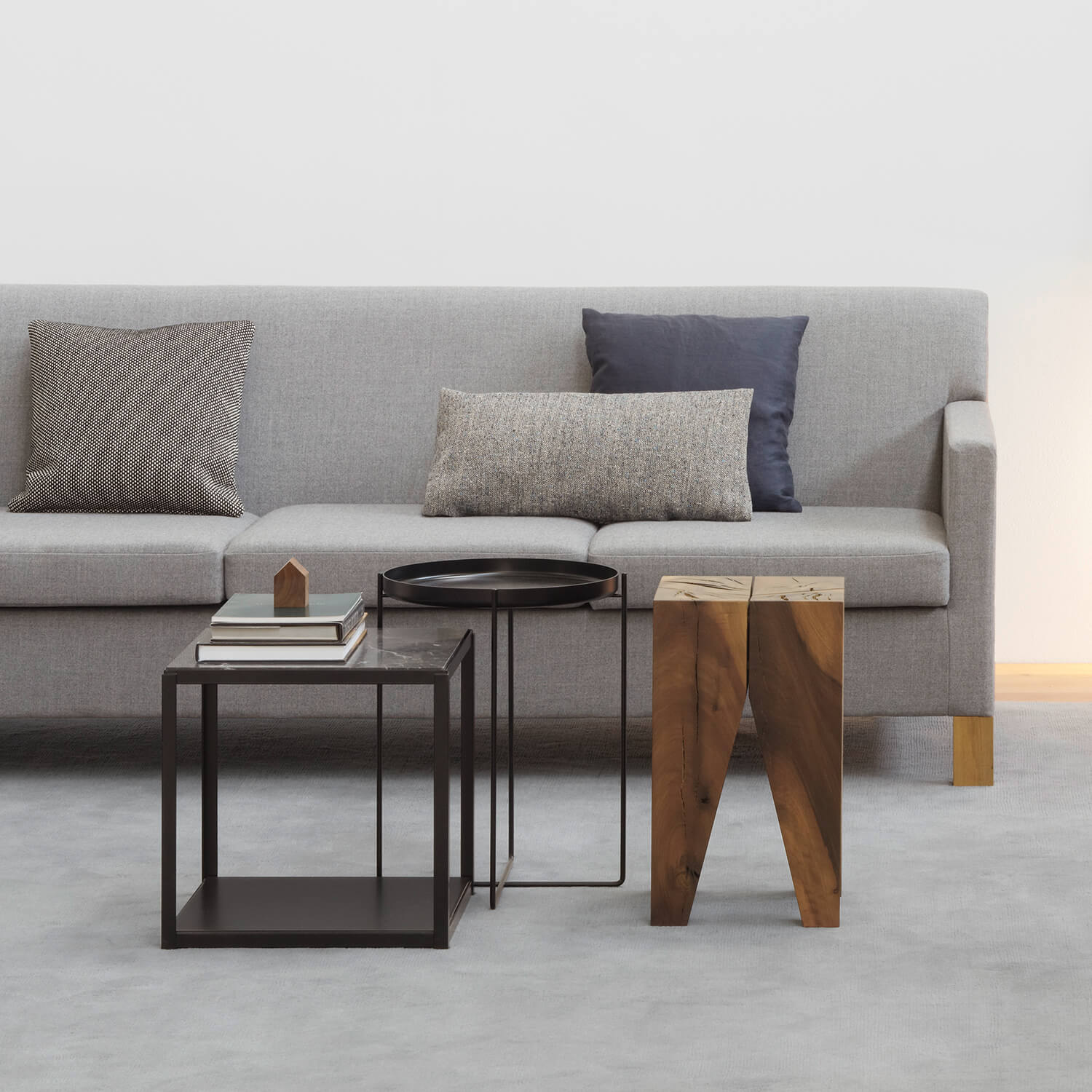 Flat Top / Walnut / Mobile / BlackMenu / Backenzahn Stool, designed by Philipp Mainzer