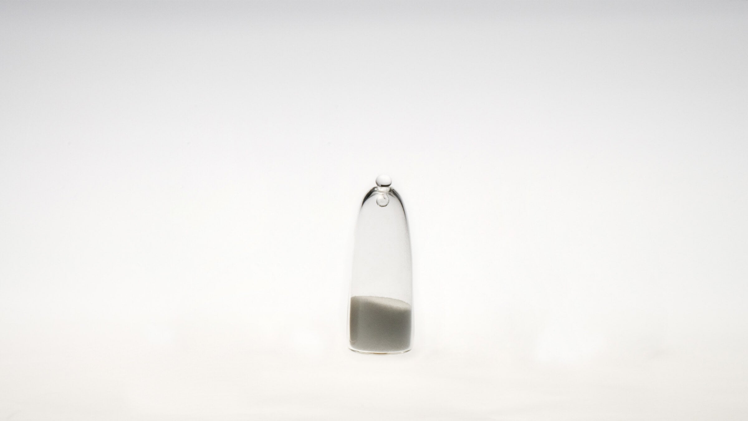 Small / Desktop / BlackMenu / En Coulisses Shakers, designed by Laurence Brabant