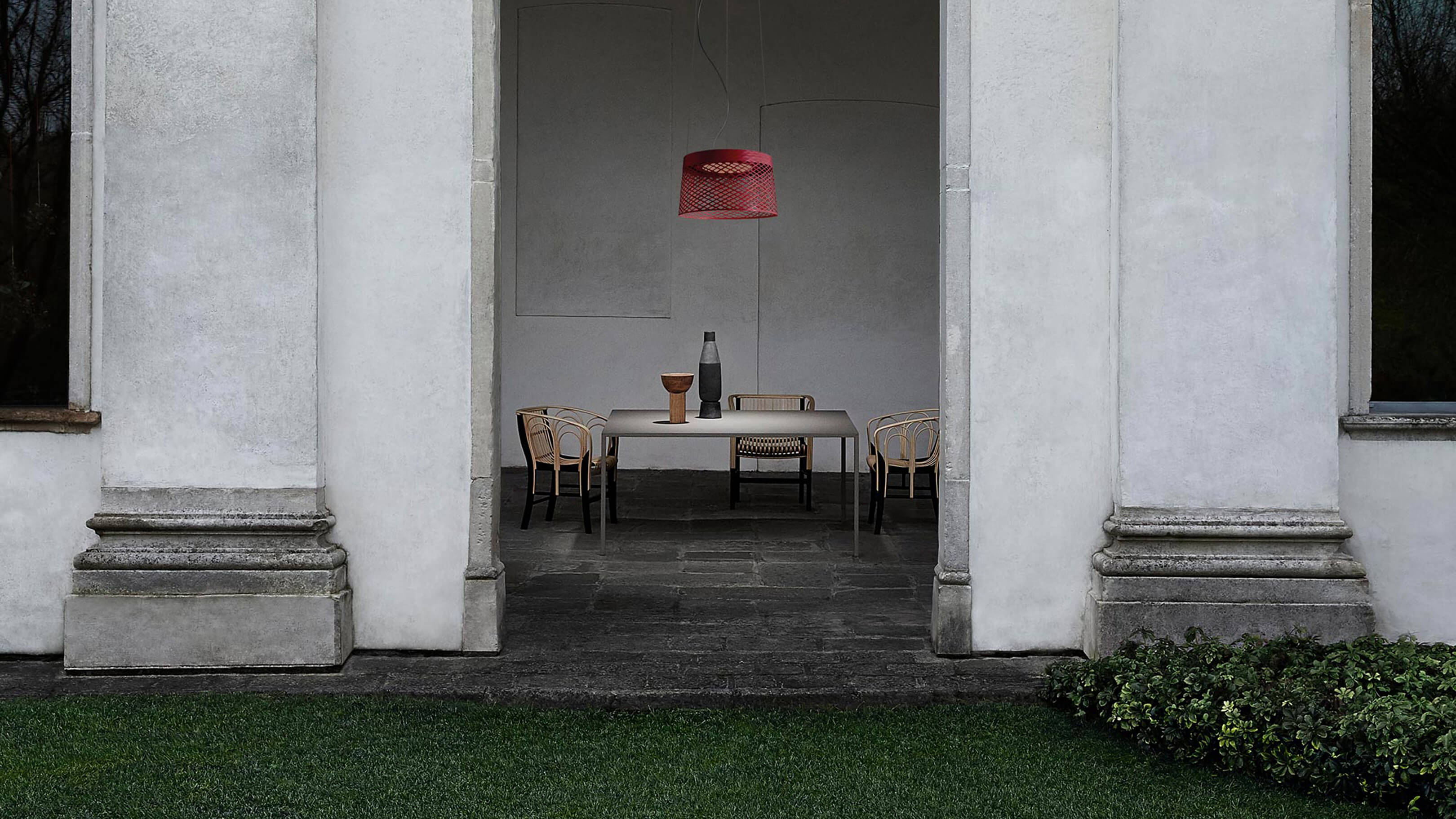 Desktop / WhiteMenu / Twiggy Grid Outdoor, designed by Mark Sadler