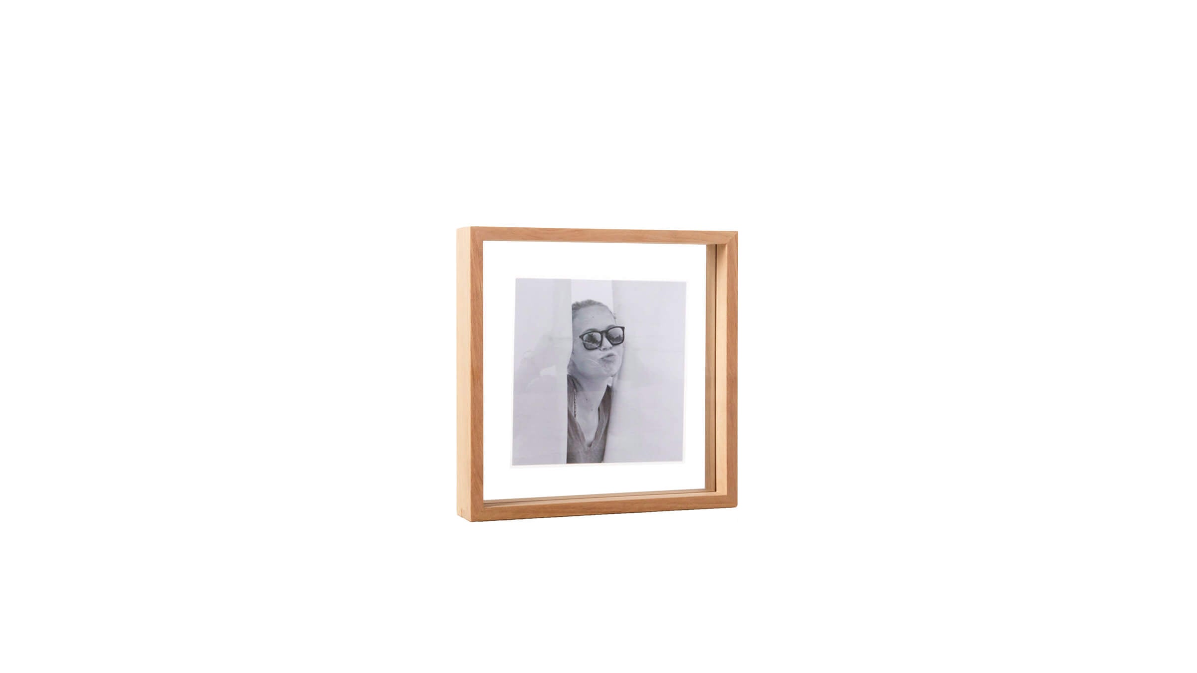 Small / Timber / Desktop / BlackMenu / Floating Box Picture Frame