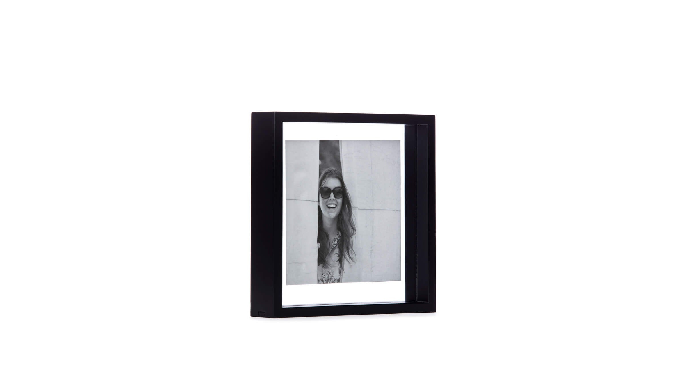 Medium / Coffee Bean / Desktop / BlackMenu / Floating Box Picture Frame