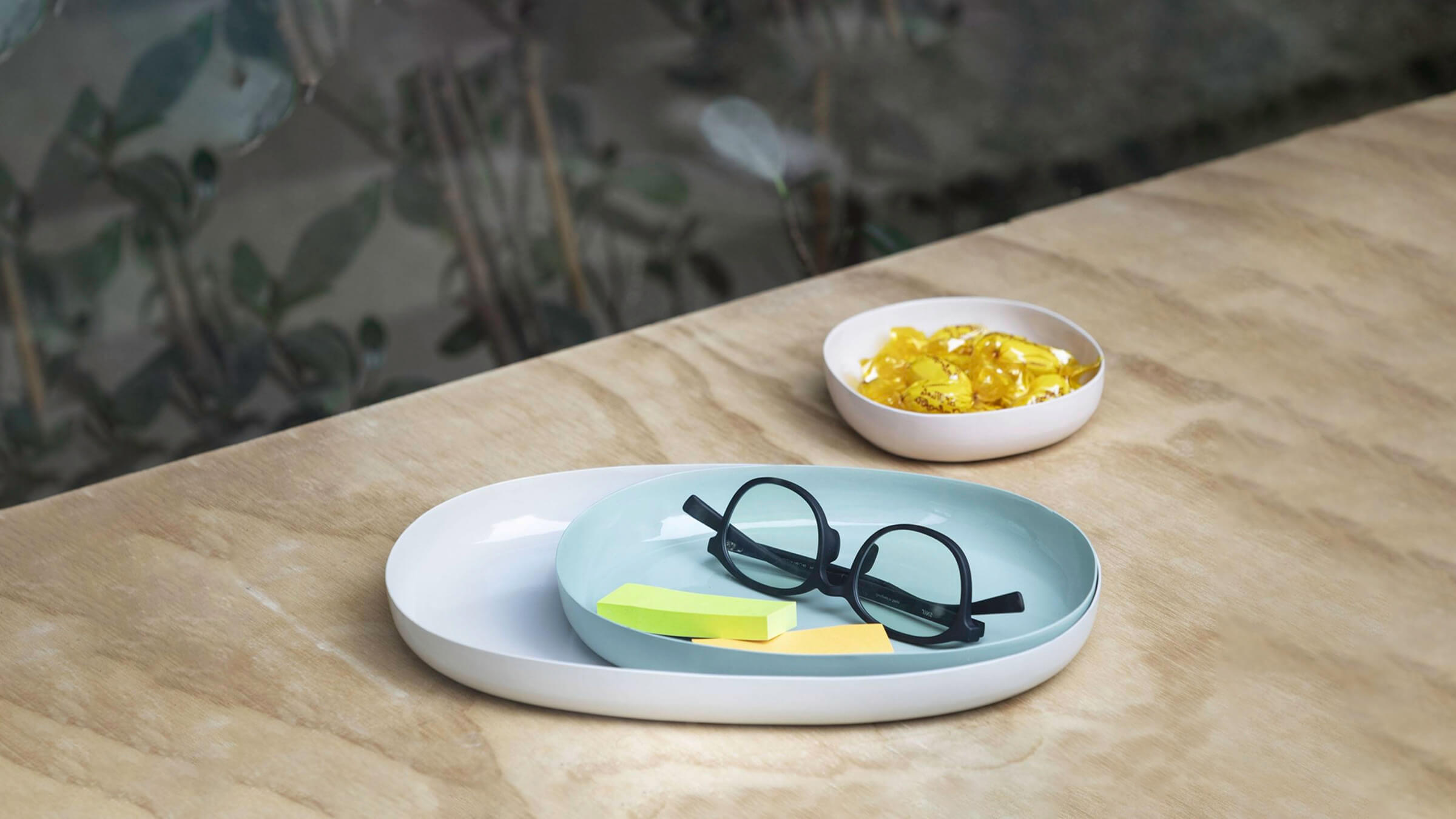 12 cm / Desktop / BlackMenu / Endless White Glazed Tray, designed by Denis Guidone