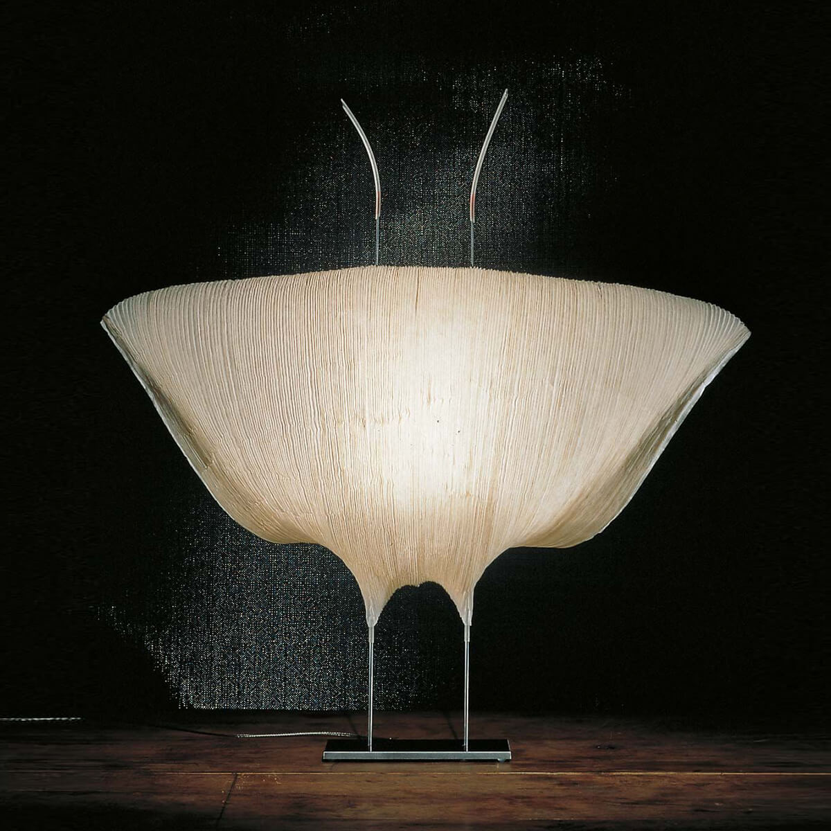 Mobile / WhiteMenu / Samurai Table Lamp, designed by Dagmar Mombach & Ingo Maurer