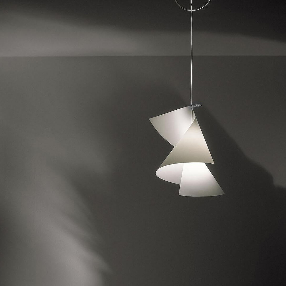 Mobile / WhiteMenu / Willydilly Pendant Lamp, designed by Ingo Maurer