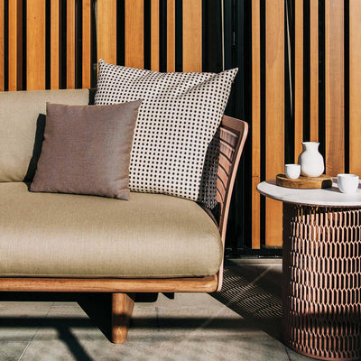 Mobile / WhiteMenu / Mesh Table, designed by Patricia Urquiola