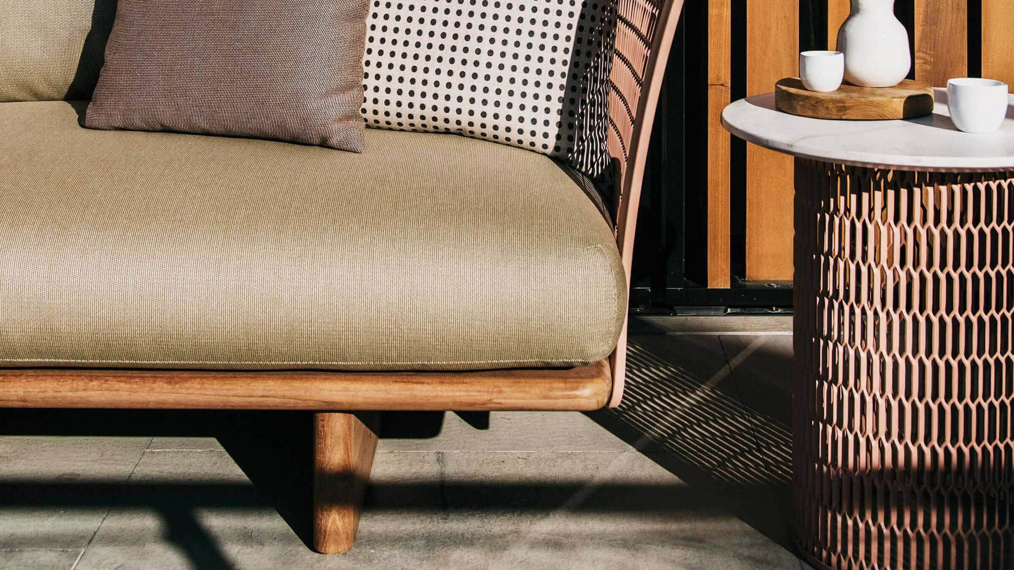 Desktop / WhiteMenu / Mesh Table, designed by Patricia Urquiola