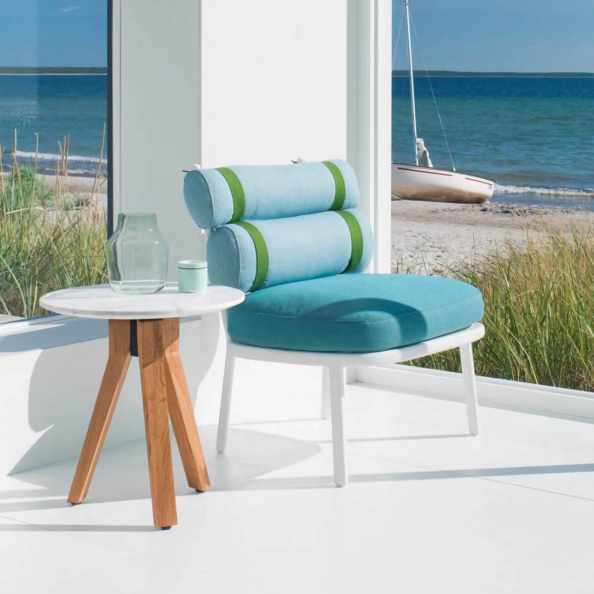 Mobile / WhiteMenu / Roll Club Chair, designed by Patricia Urquiola