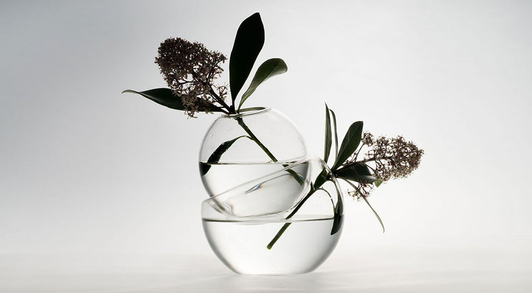 Desktop / BlackMenu / Inseparables Vase Duo