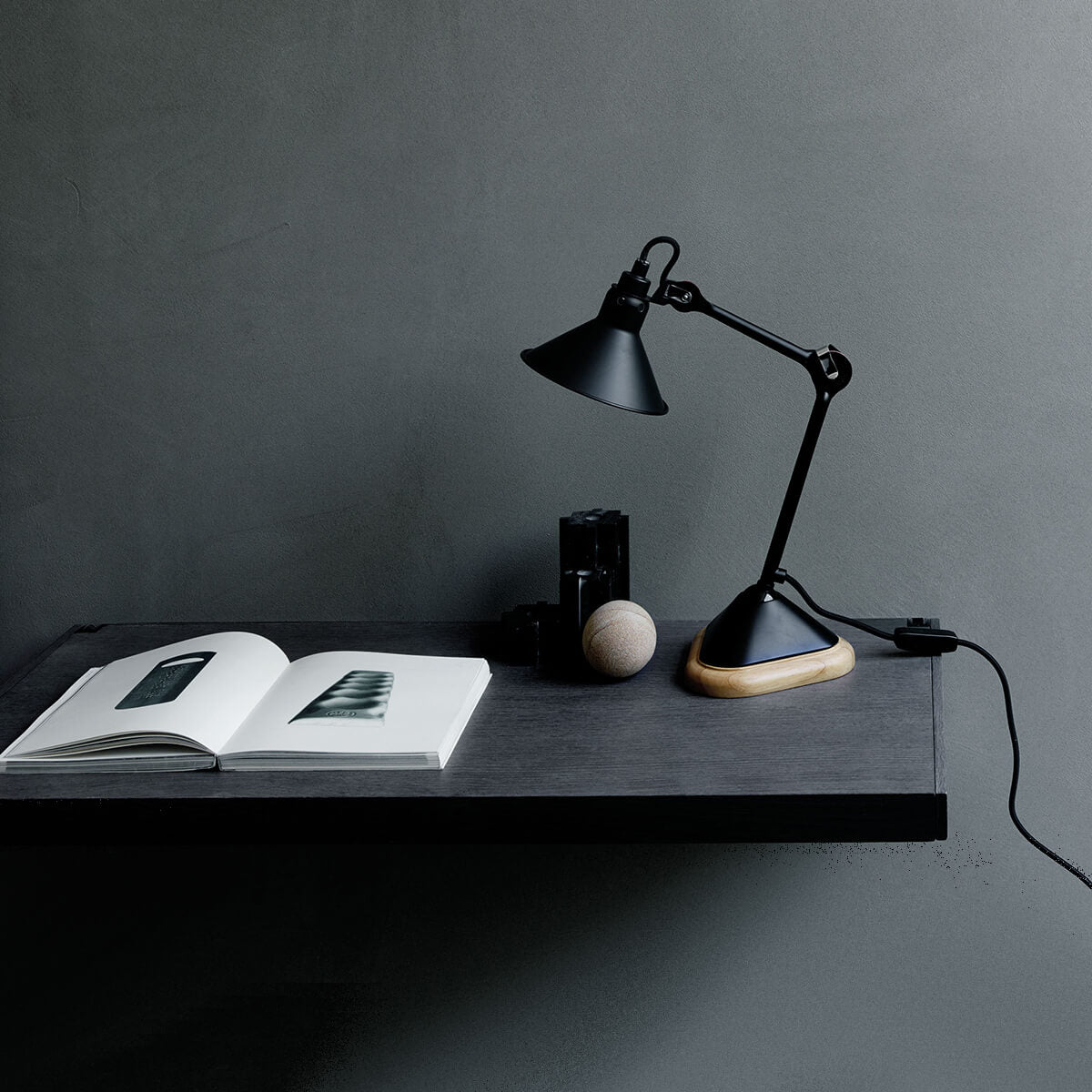 Stone Oak / Mobile / WhiteMenu / FJU Desk, designed by Kaschkasch Cologne