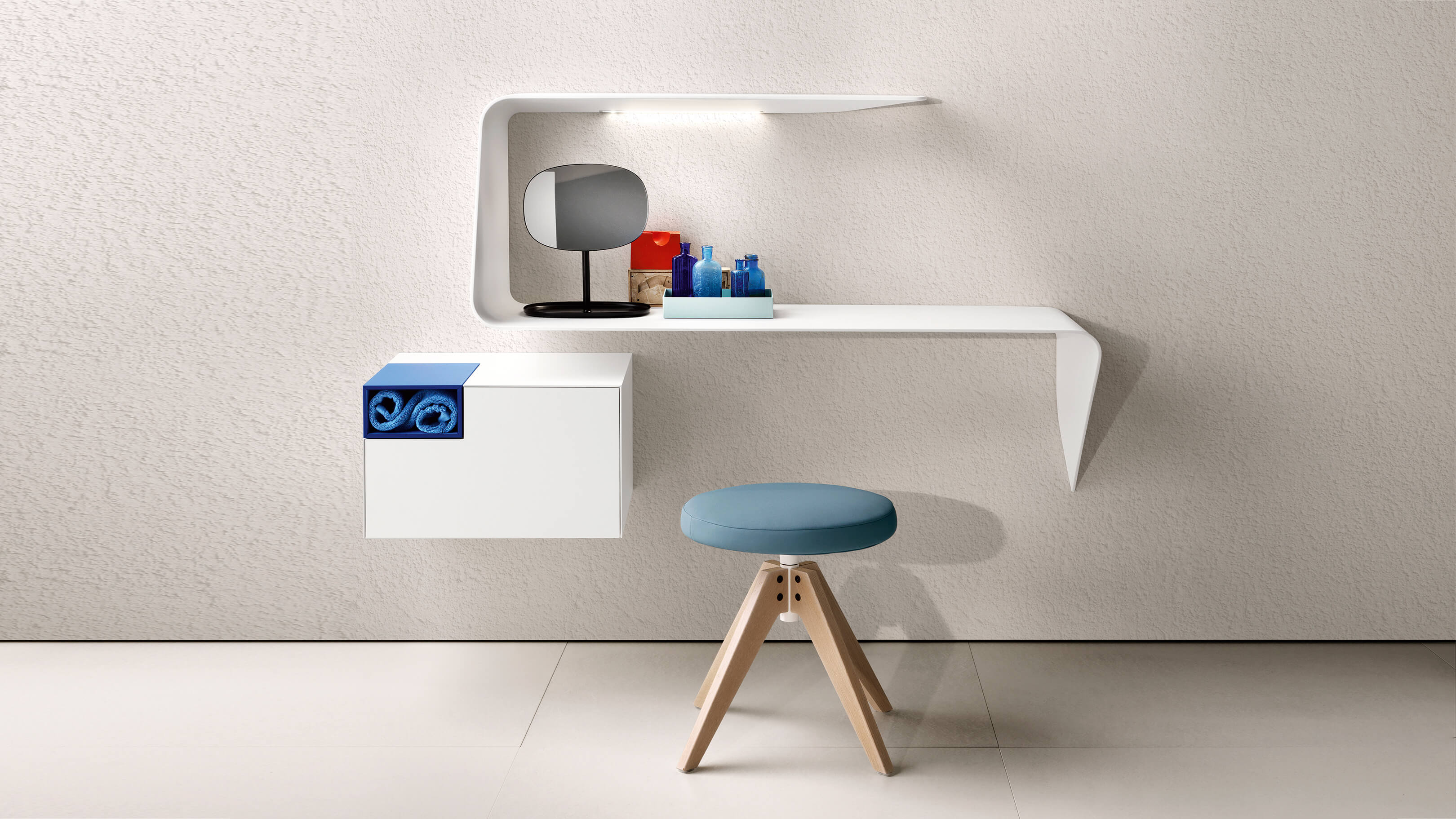 Right / Desktop / BlackMenu / Mamba Desk, designed by Victor Vasilev