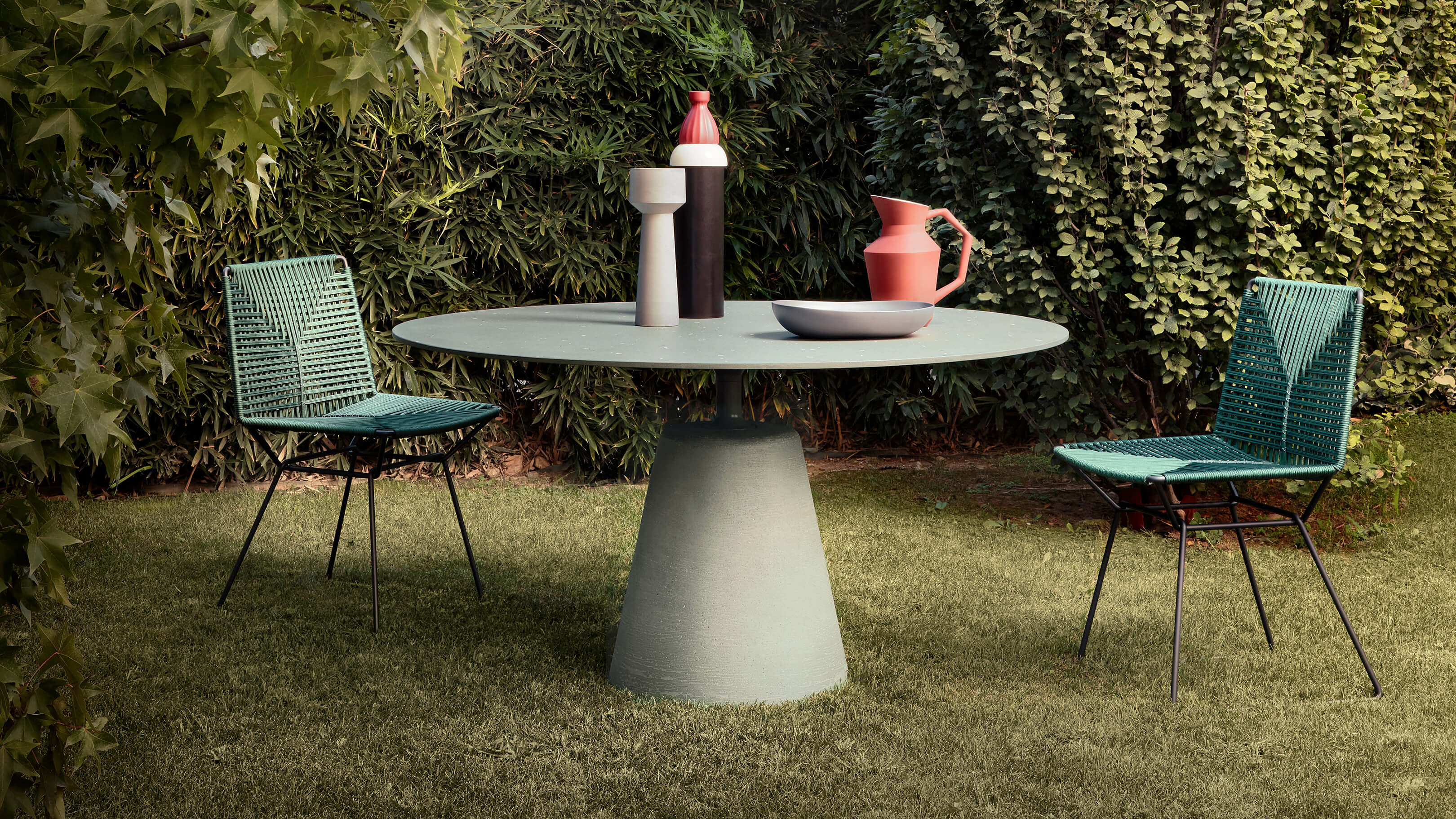 Desktop / BlackMenu / Rock Table designed by Jean-Marie Massaud