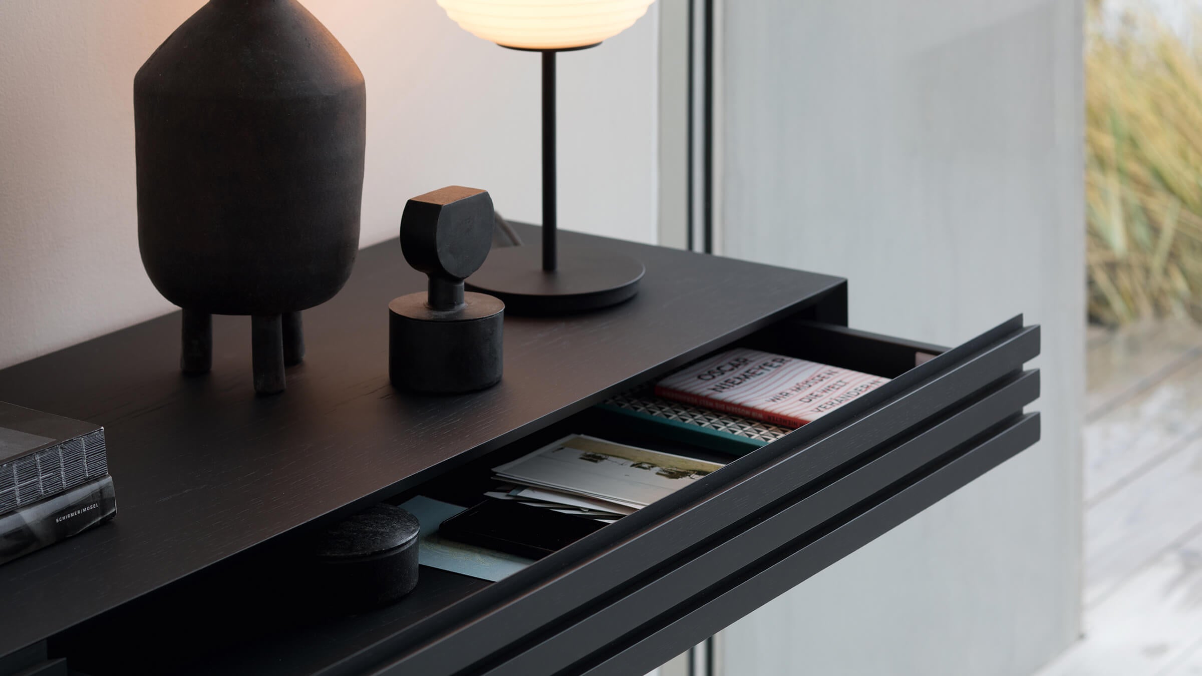 Desktop / BlackMenu / Harri Console, designed by Peter Fehrentz