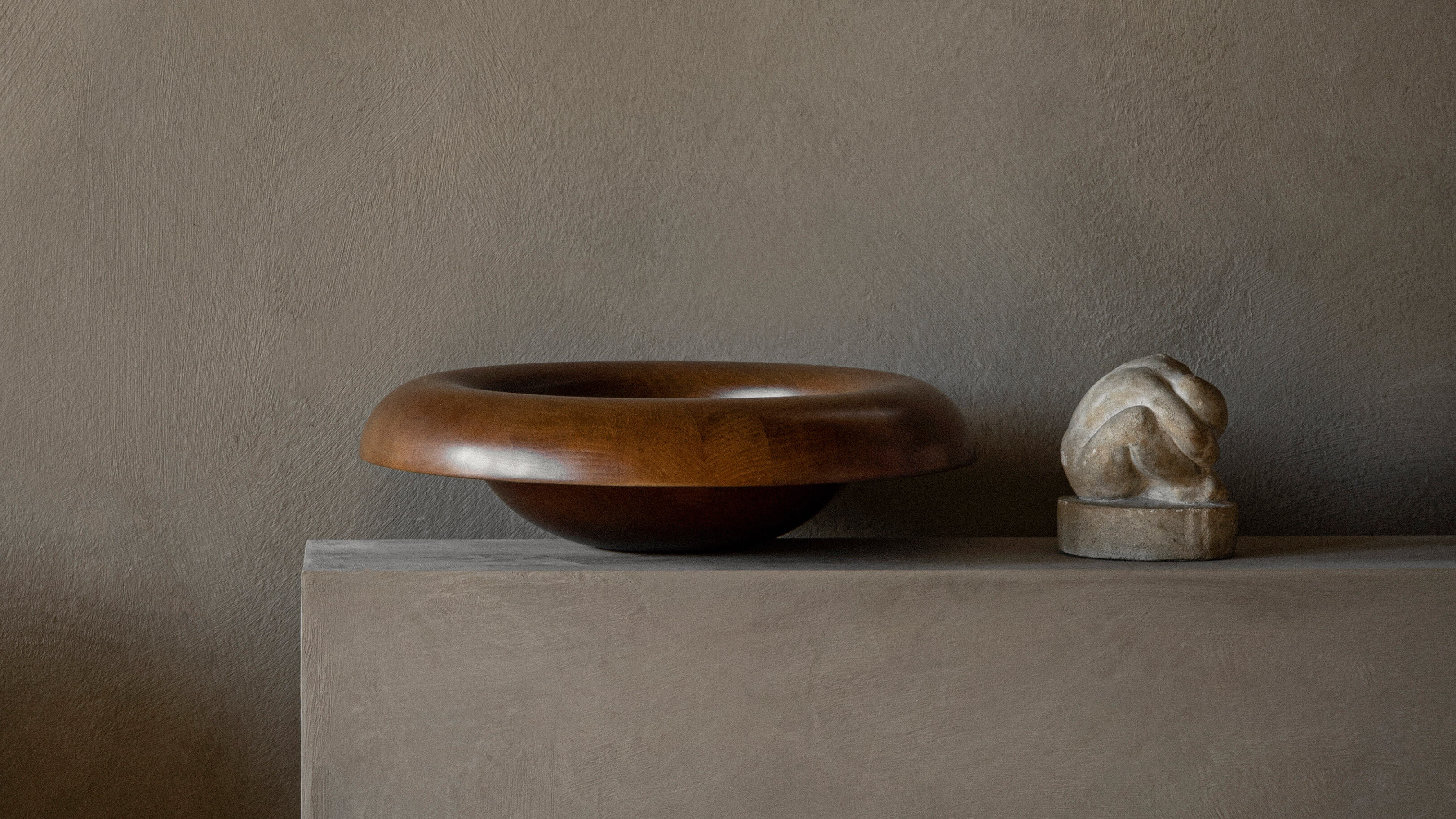 Desktop / WhiteMenu / Rond Bowl, designed by Colin King Studio