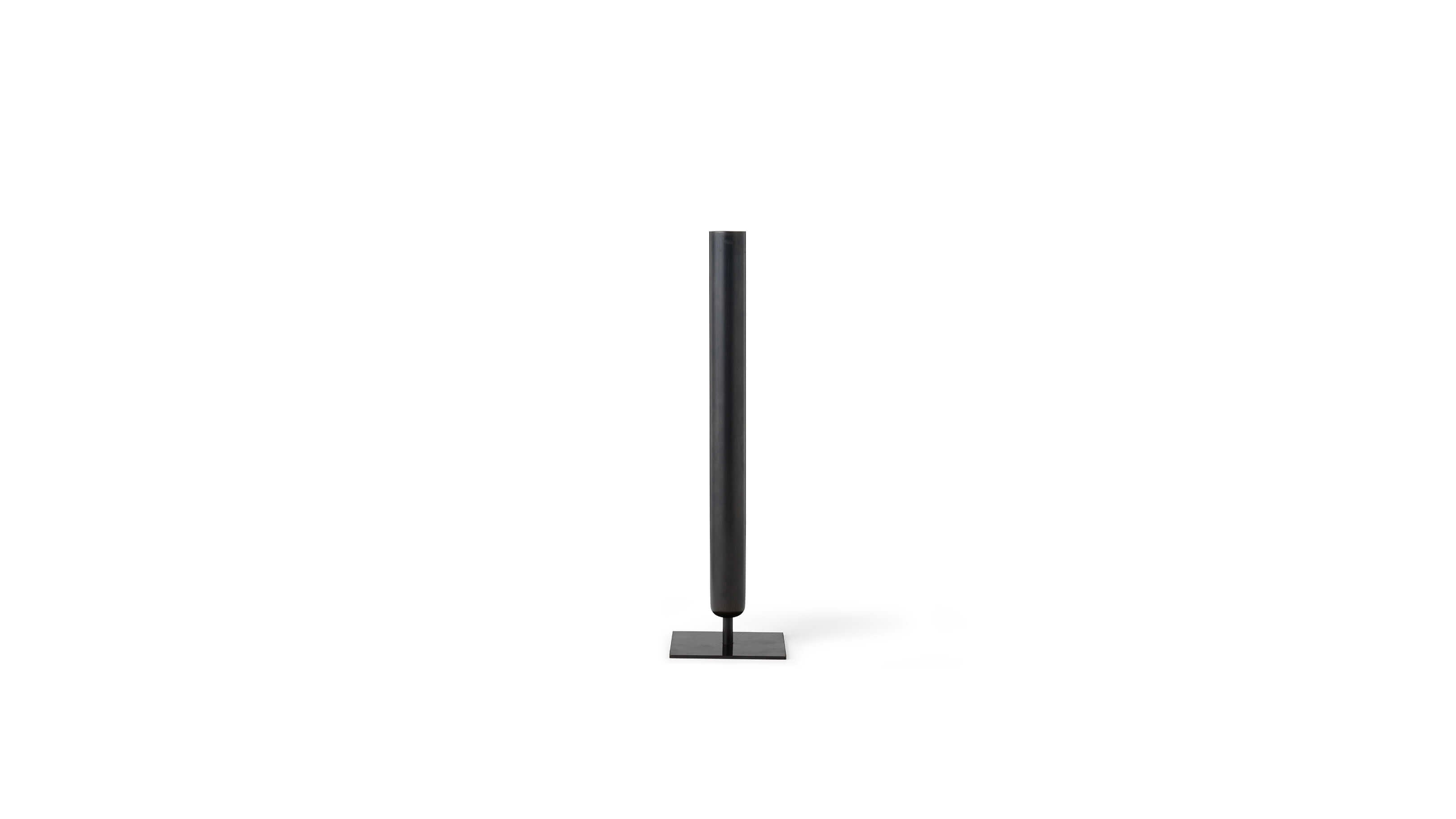 Short / Desktop / BlackMenu / Stance Vase, designed by Colin King Studio