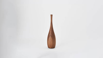 Mezzo / Walnut / Desktop / BlackMenu / Linea Vases designed by Iwata Mokkou Studio