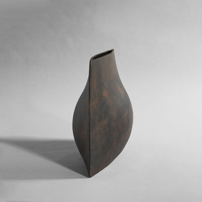 Large - Coffee / Mobile / WhiteMenu / Origami Vase, designed by Kristian Sofus Hansen Tommy Hyldahl