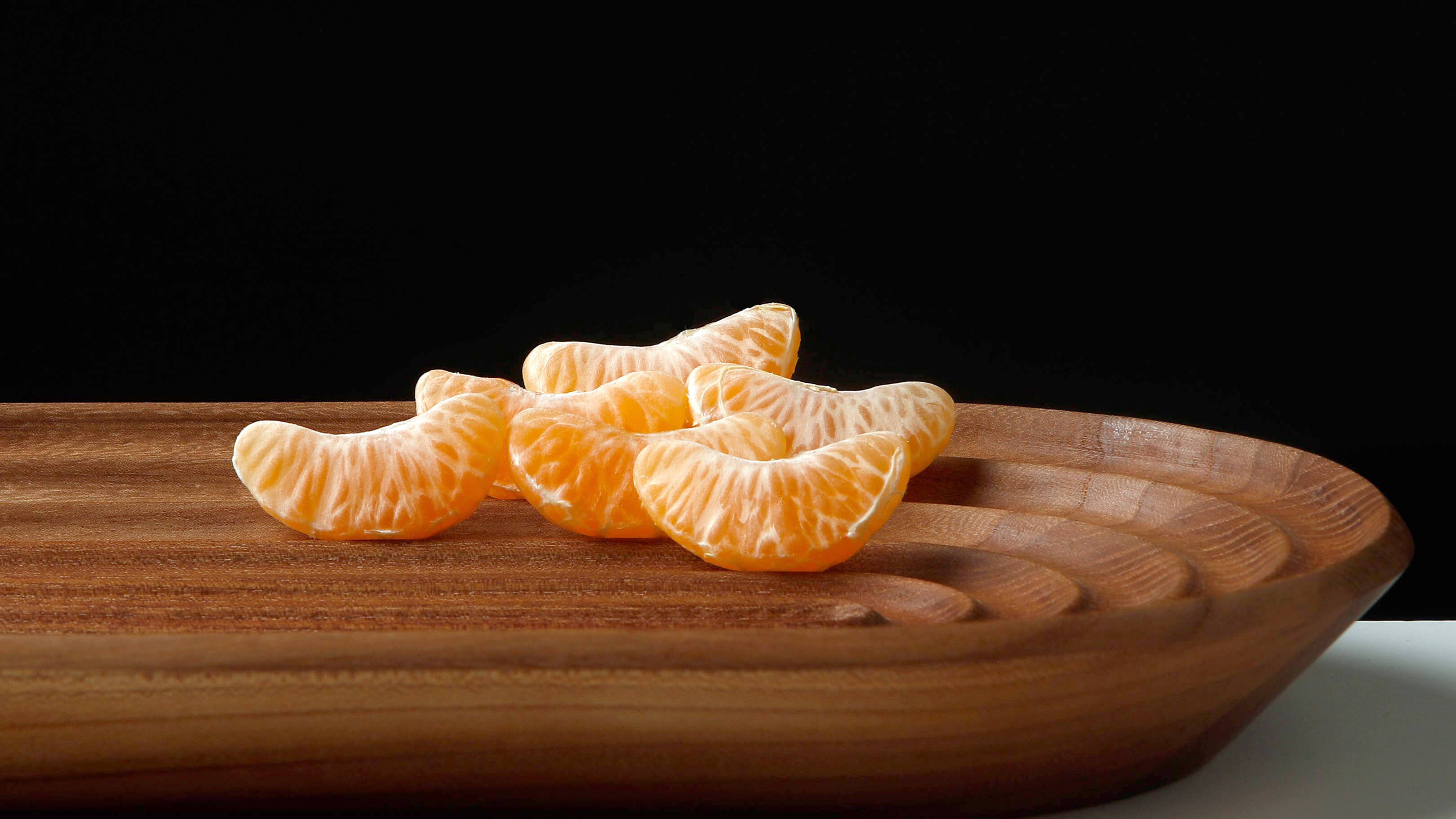 Elm / Desktop / WhiteMenu / Stadio 2 Platter, designed by Athanasios Babalis