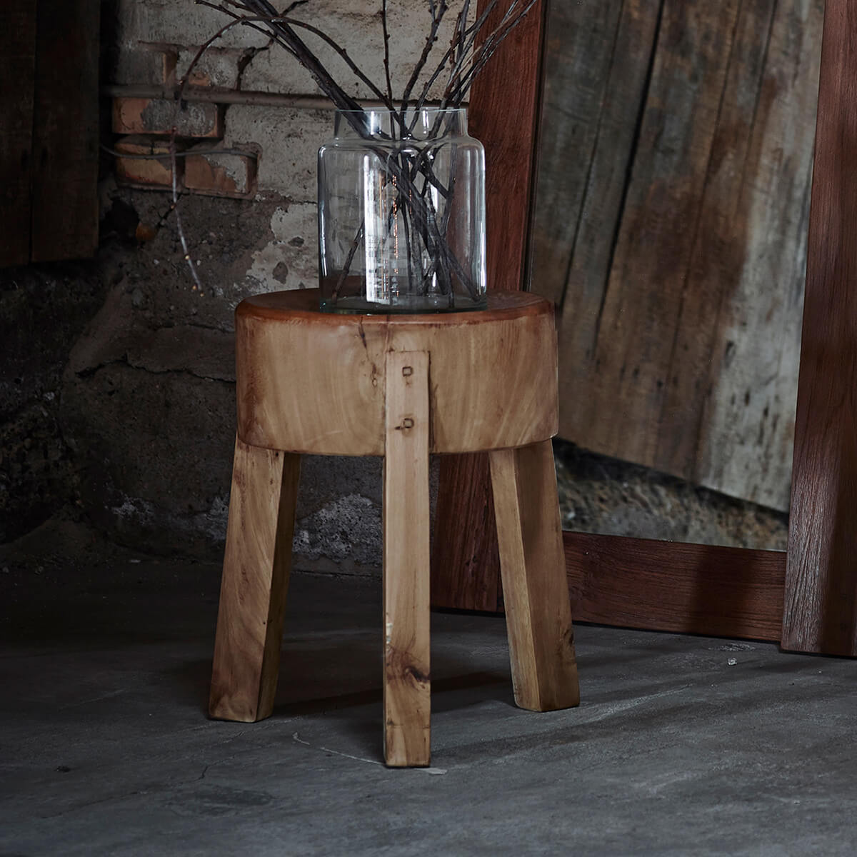 Mobile / WhiteMenu / Roger Stool, designed by Sika Design