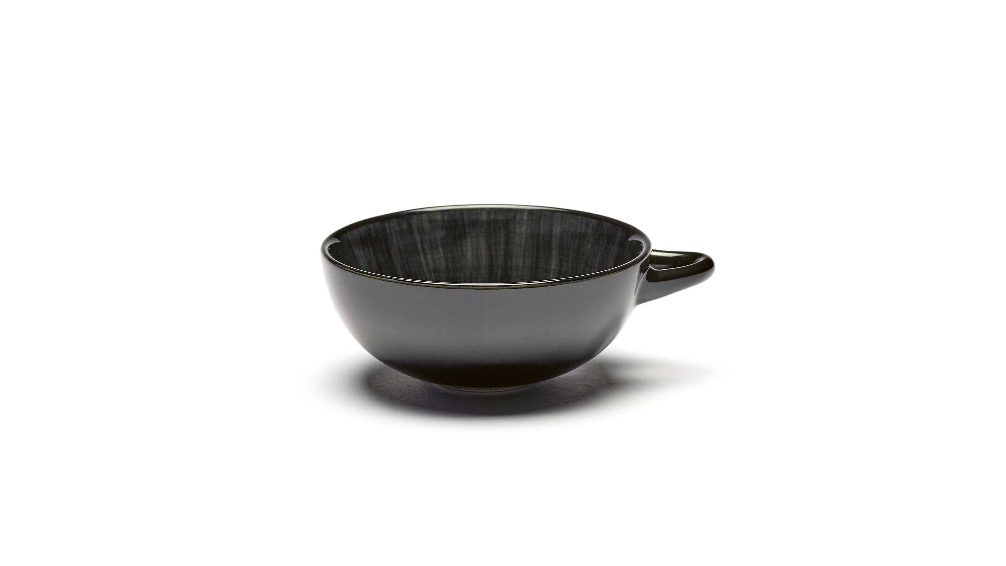Cup #4 / Desktop / BlackMenu / Dé Espresso Cup, designed by Ann Demeulemeester