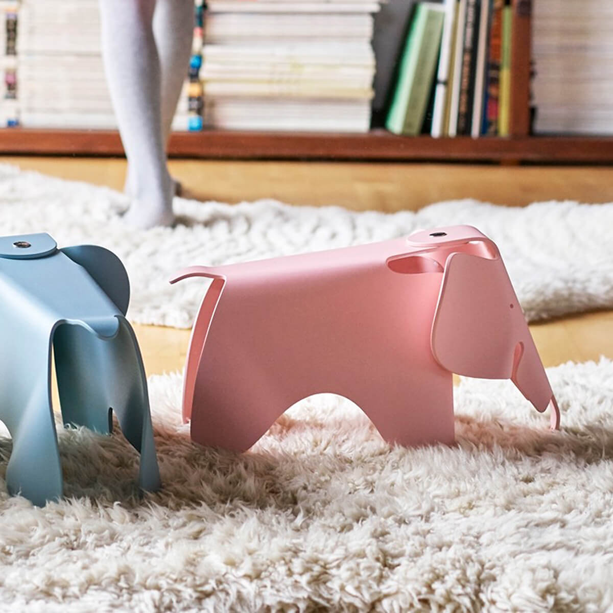 GeneralOption / Mobile / BlackMenu / Eames Elephant, designed by Charles & Ray Eames made by Vitra