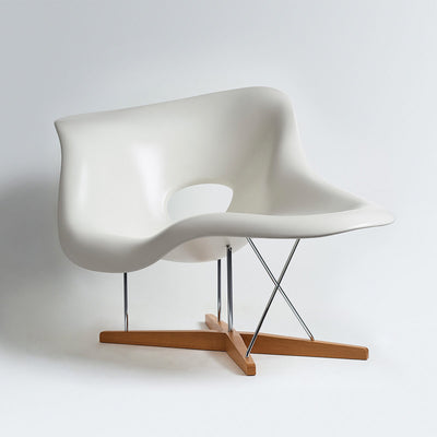 Mobile / BlackMenu / La Chaise, designed By Charles and Ray Eaames made by Vitra