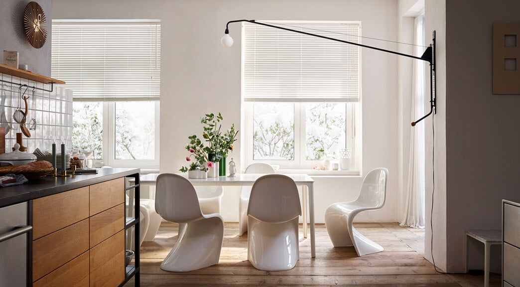 Desktop / WhiteMenu / Potence Wall Lamp made by Vitra
