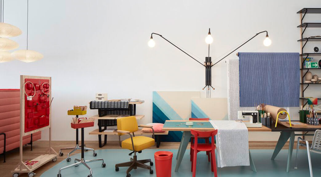 Desktop / BlackMenu / Potence Wall Lamp made by Vitra